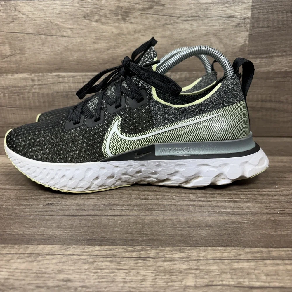 Nike React Infinity Run Flyknit Green Black Womens Size 8.5 CD4372-006 Running